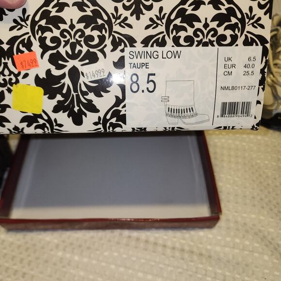 NAUGHTY MONKEY EUC WOMEN'S SIZE  8.5 SWING LOW FRINGE BOOTS - Picture 6 of 12